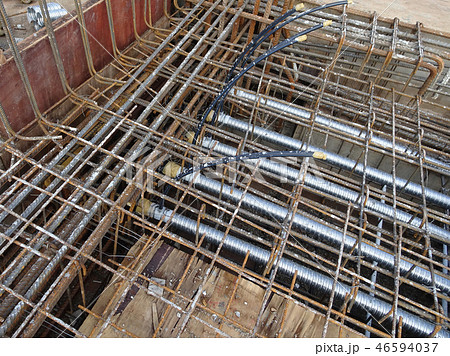 Pre-stress cable laid in round ducting Pre-stress cable laid in round ducting 46594037