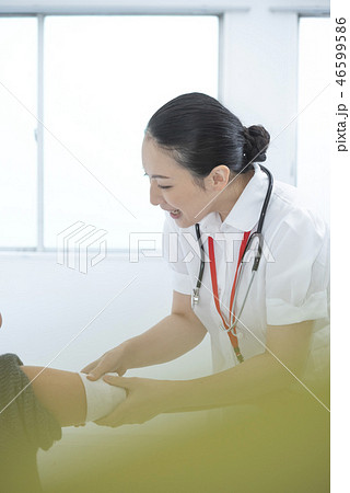 看護師 ナース 手当て 看護師 ナース 手当て 46599586