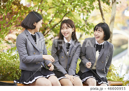 高校生 ベンチ 屋外 46600955