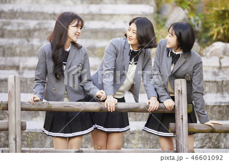 高校生 笑顔 微笑 46601092