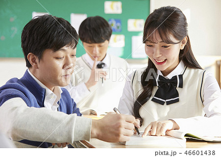 高校生 勉強 教師 46601438
