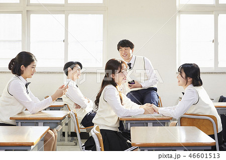 10代 高校生 教室 46601513