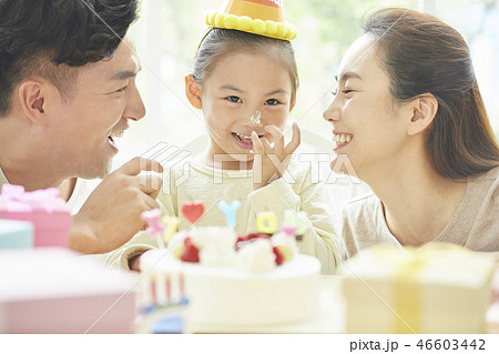 家族　ライフスタイル　誕生日 46603442