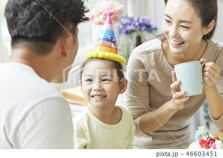 家族　ライフスタイル　誕生日 46603451