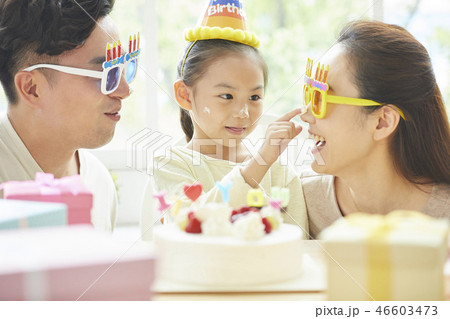 家族　ライフスタイル　誕生日 46603473