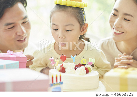 家族　ライフスタイル　誕生日 46603525