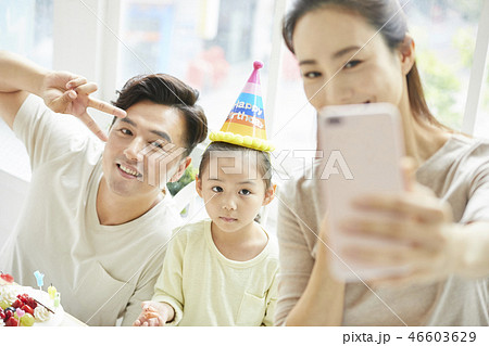 家族　ライフスタイル　誕生日 46603629