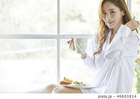 女性 リラックス 女性 リラックス 46603814