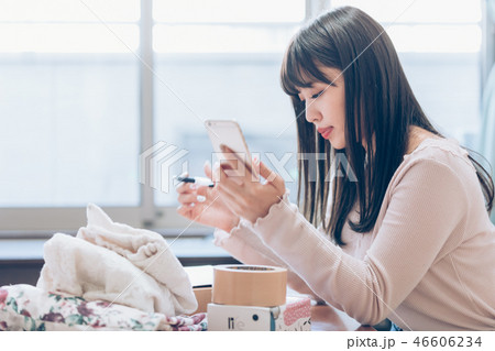 若い女性 46606234