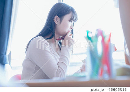 若い女性 若い女性 46606311
