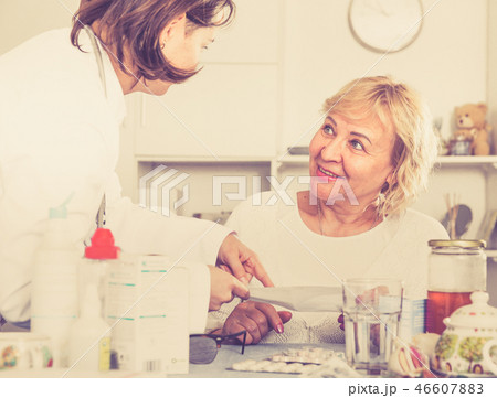 MAture woman and doctor MAture woman and doctor 46607883
