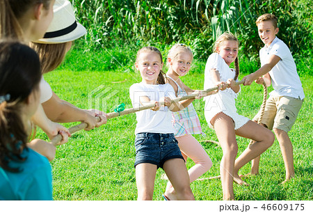 brothers and sisters playing active games brothers and sisters playing active games 46609175
