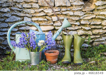Beautiful spring gardening concept Beautiful spring gardening concept 46616549