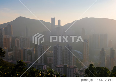 香港 寶馬山・紅香爐峰からの夕景 46617341