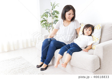 お母さんとこども 46618833