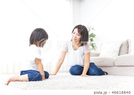 お母さんとこども 46618840