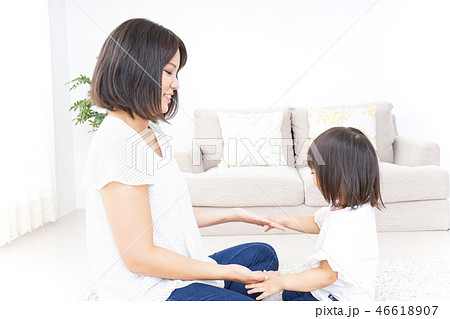 お母さんとこども 46618907