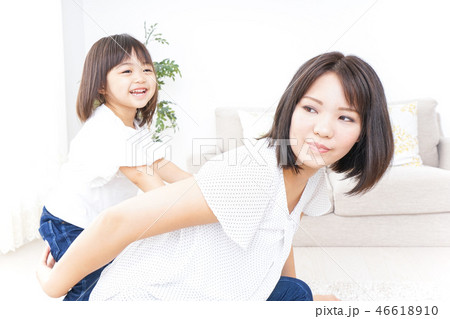 お母さんとこども 46618910