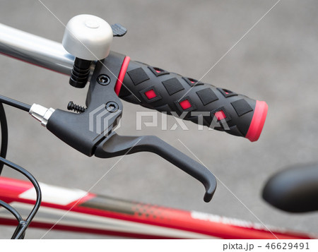子供用自転車　ハンドルとブレーキレバー 46629491