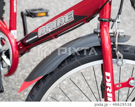 自転車 前輪の泥よけの写真素材