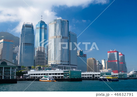 香港 中環の街並みとフェリーターミナル 香港 中環の街並みとフェリーターミナル 46632791