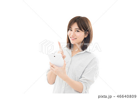若い女性　タブレット 46640809