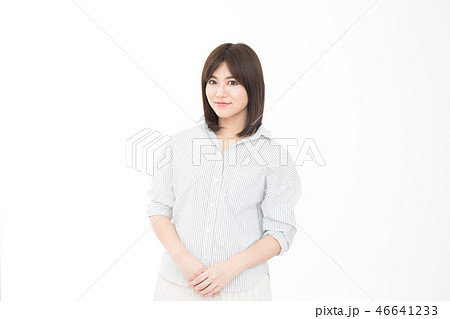若い女性　 46641233