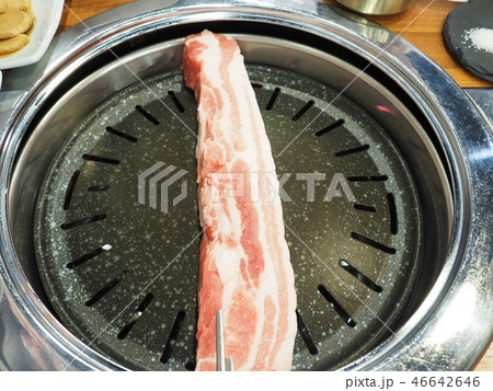 三枚肉 豚肉 食べ物 46642646