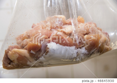 【鶏の唐揚 混ぜる】 【鶏の唐揚 混ぜる】 46645930