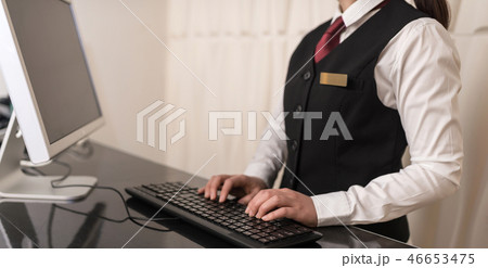 受付カウンター 46653475