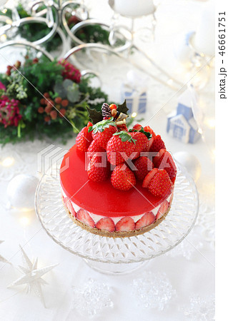 クリスマス いちごのレアチーズケーキ フレジェ風 の写真素材