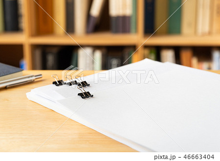 書類　本棚　クリップ留め　資料 46663404