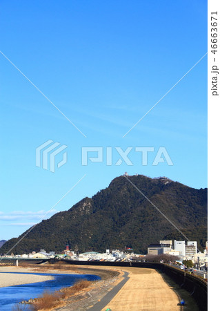 岐阜市　長良川と岐阜城の風景 46663671