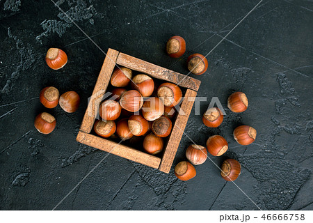 huzelnuts 46666758