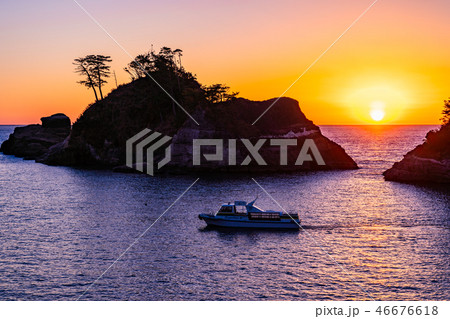 【静岡県】西伊豆堂ヶ島の遊覧船　夕景 46676618