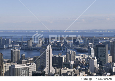 日本の東京都市景観 レインボーブリッジやフジテレビなど、街並みを望む 日本の東京都市景観 レインボーブリッジやフジテレビなど、街並みを望む 46678926