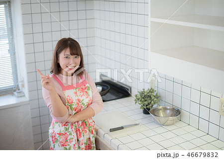 キッチン 女性 キッチン 女性 46679832