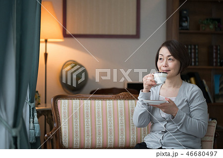 女性 女性 46680497