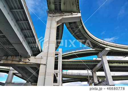 高速道路 阪神高速2 5号湾岸線 北港ジャンクション の写真素材