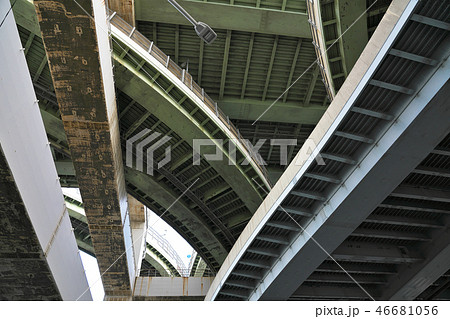 高速道路 阪神高速2 5号湾岸線 北港ジャンクション の写真素材