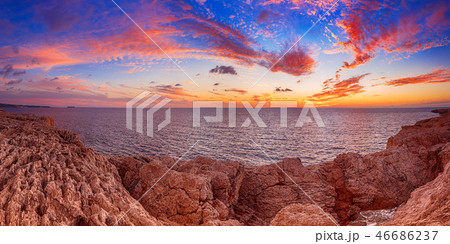 Sunset at sea 46686237