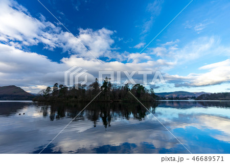 イギリスのイングランドの湖水地方のダーウェント湖 46689571