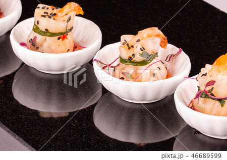 Sacks from the test with shrimps and sesame Sacks from the test with shrimps and sesame 46689599