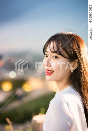 女性 女 女の子 46690005