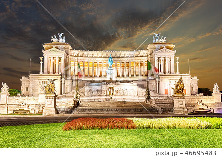 Altar of the Fatherland or Vittoriano under the thunderclouds, Rome, Italy Altar of the Fatherland or Vittoriano under the thunderclouds, Rome, Italy 46695483