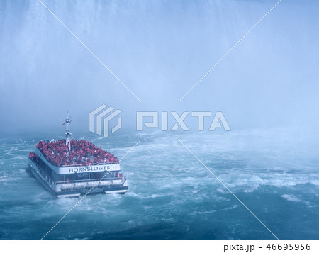 Niagara Falls Boat Ride / ナイアガラの滝の観光船 46695956
