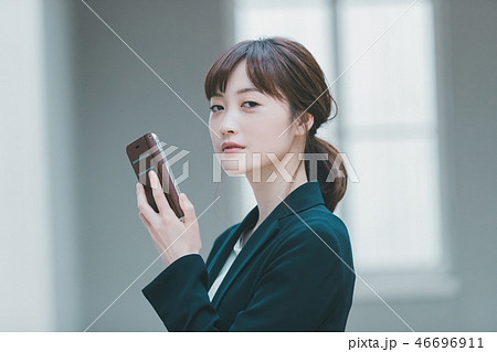 young woman young woman 46696911