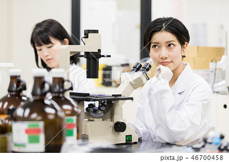 研究室　開発　実験室　臨床検査　バイオテクノロジー　新薬 46700458