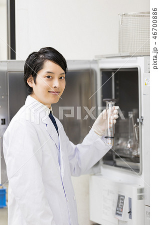研究室　開発　実験室　実験器具　恒温槽　乾燥　滅菌 46700886