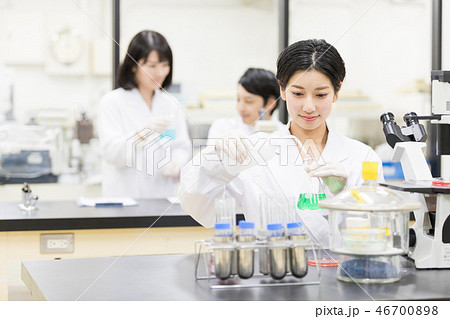 研究室　開発　実験室　臨床検査　バイオテクノロジー　新薬 46700898
